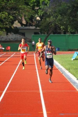 4x400finish1.jpg